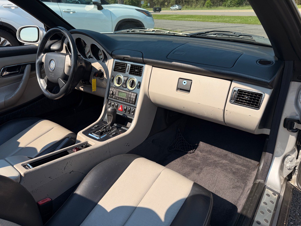 2000 Mercedes-Benz SLK-Class Image 13