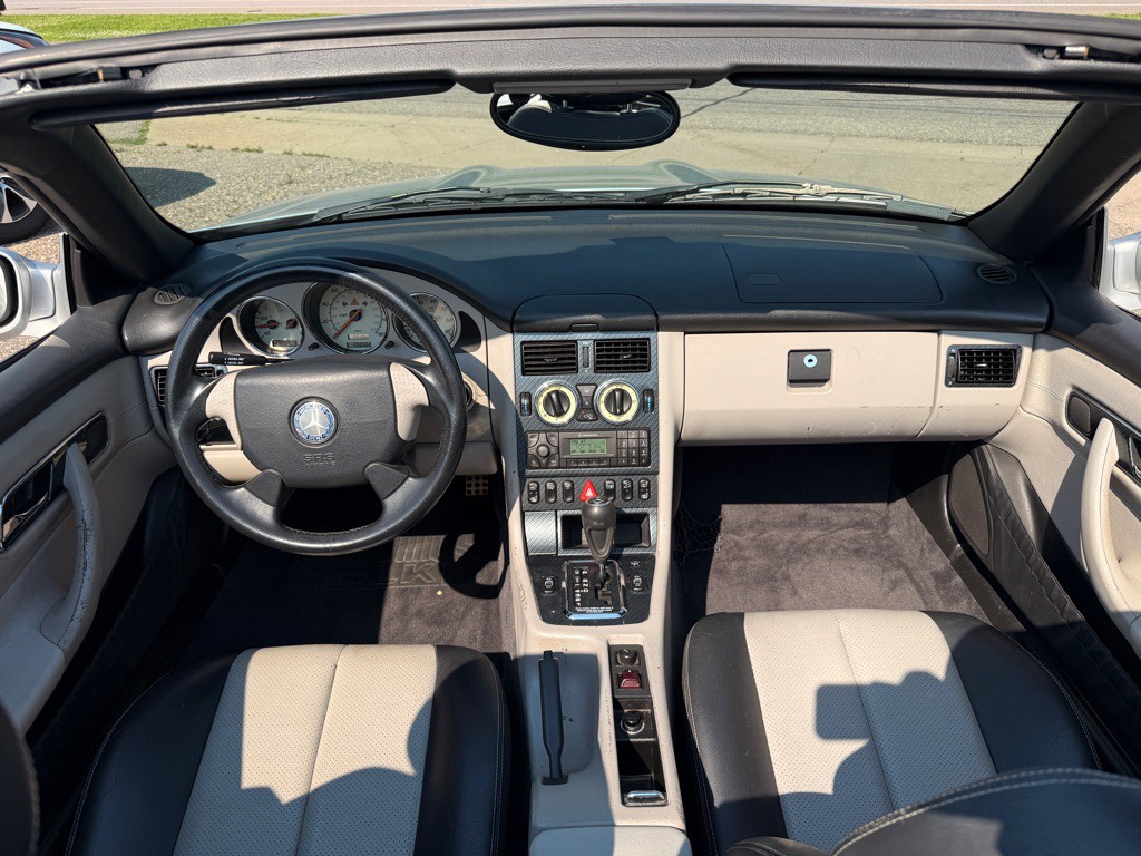 2000 Mercedes-Benz SLK-Class Image 16