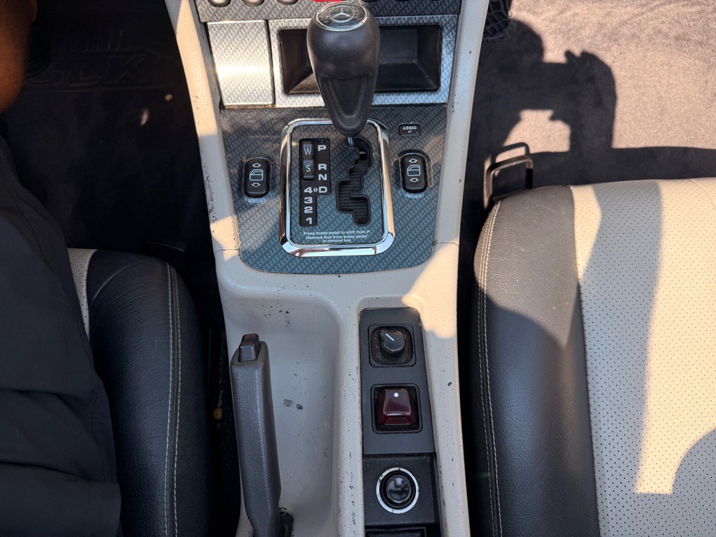 2000 Mercedes-Benz SLK-Class Image 17