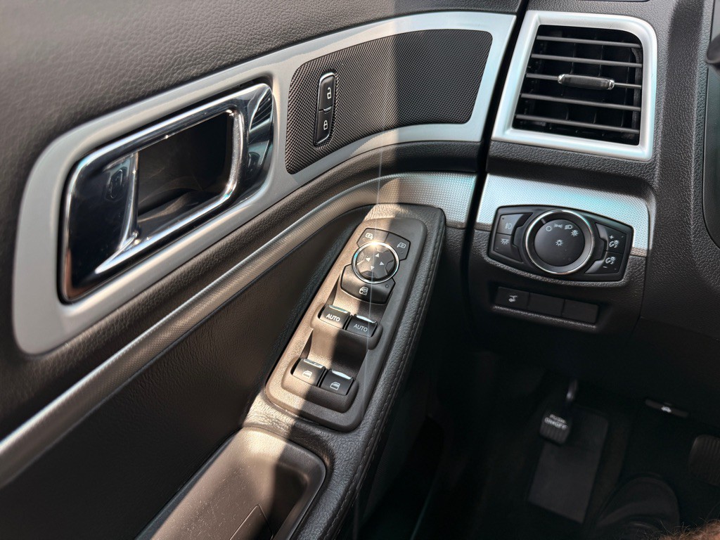 2014 Ford Explorer Image 29