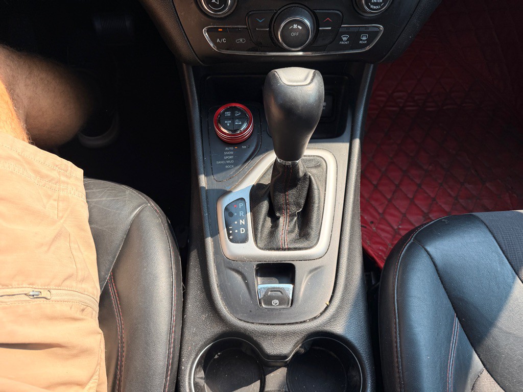 2014 Jeep Cherokee Image 19