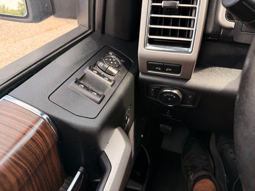 2016 Ford F-150 Image 28