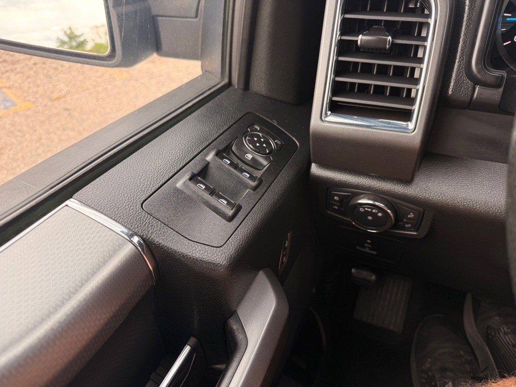 2016 Ford F-150 Image 28