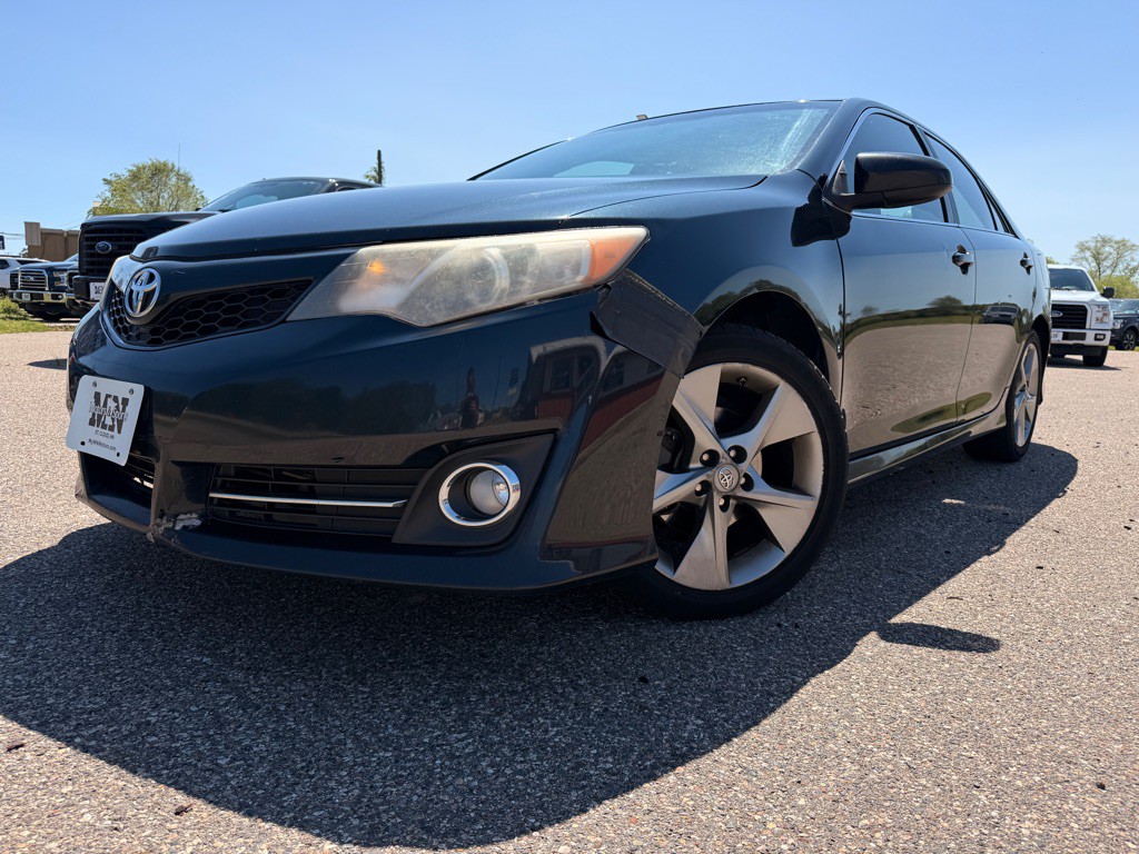 2012 Toyota Camry Image 1