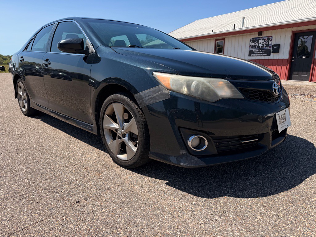 2012 Toyota Camry Image 3