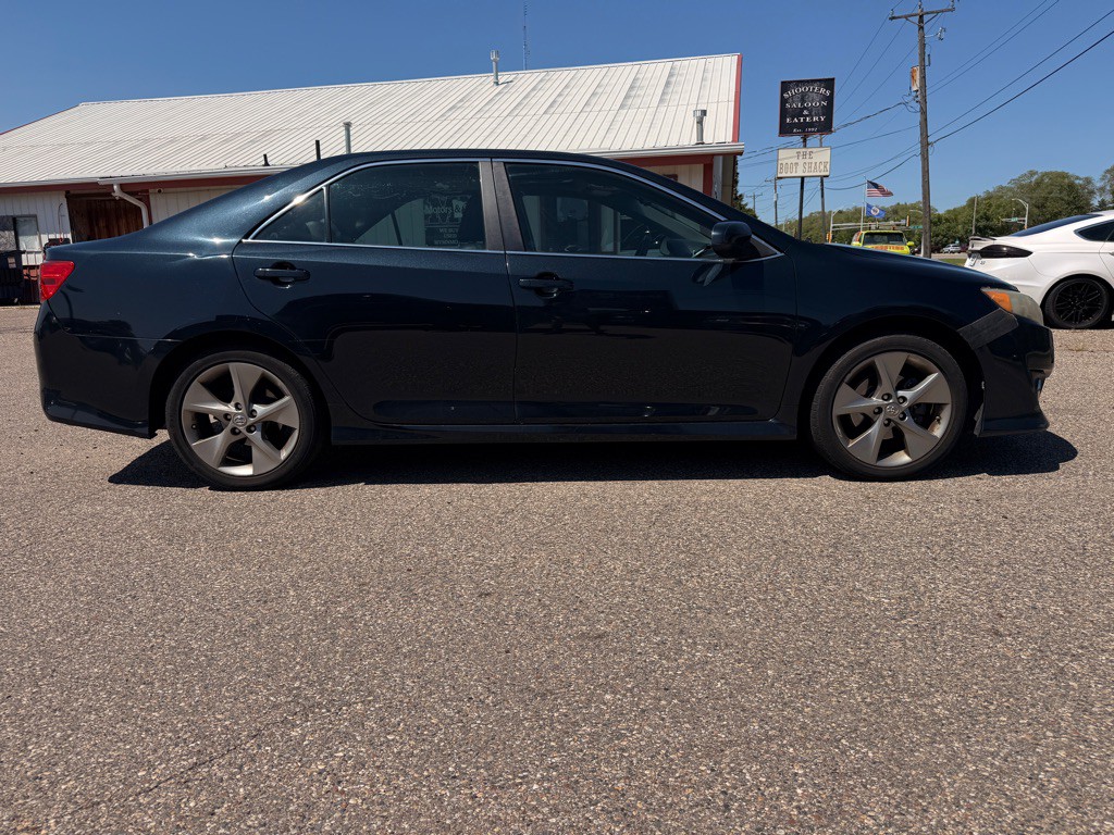 2012 Toyota Camry Image 4