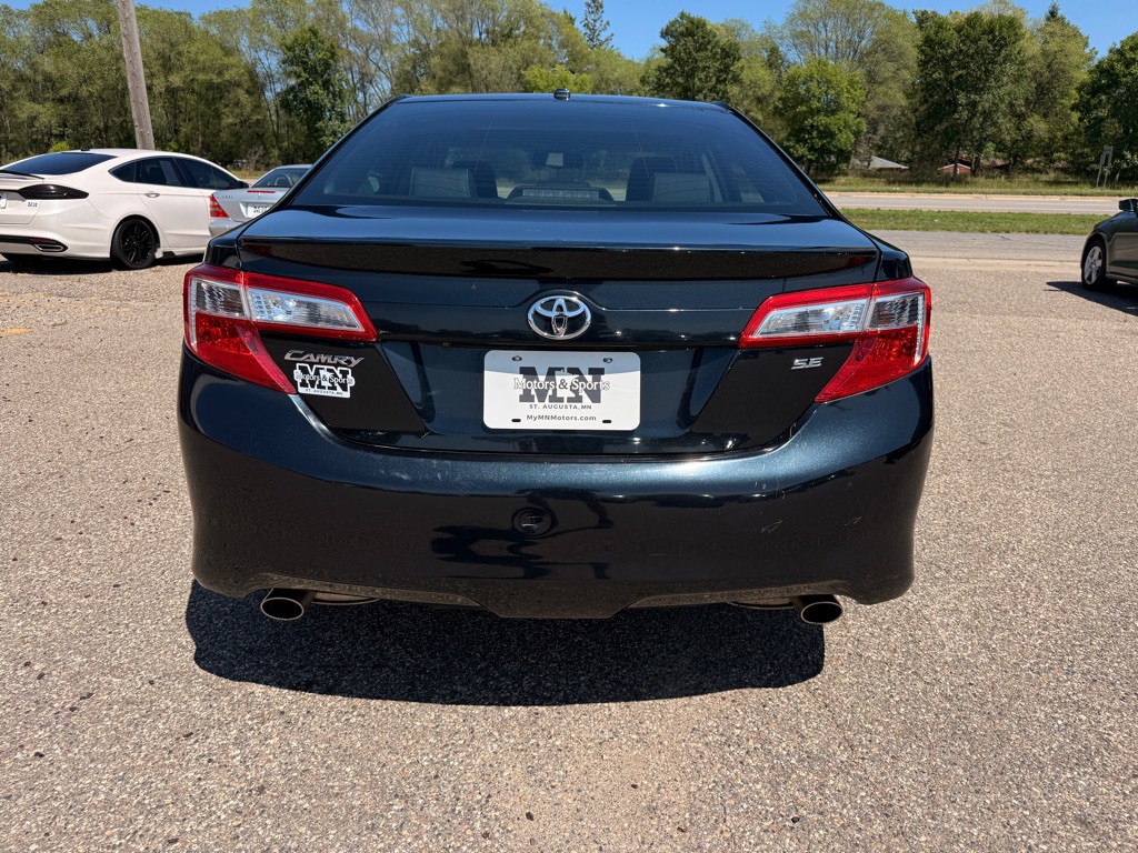 2012 Toyota Camry Image 6