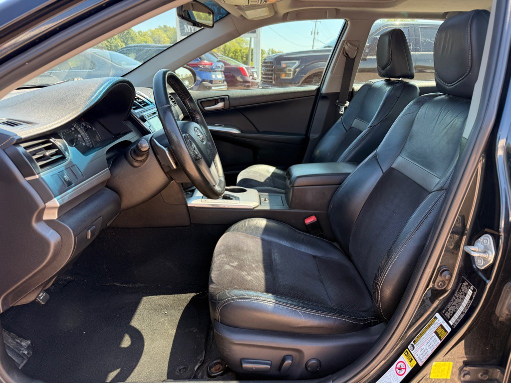 2012 Toyota Camry Image 10