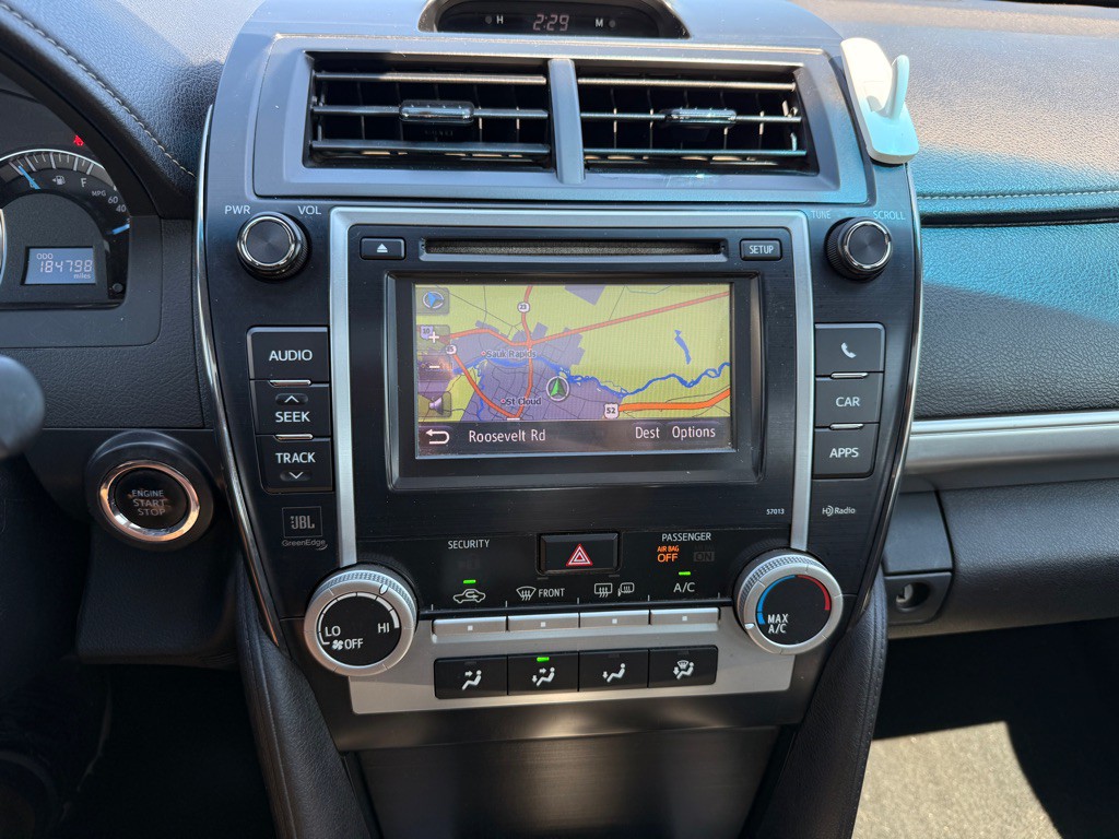 2012 Toyota Camry Image 21
