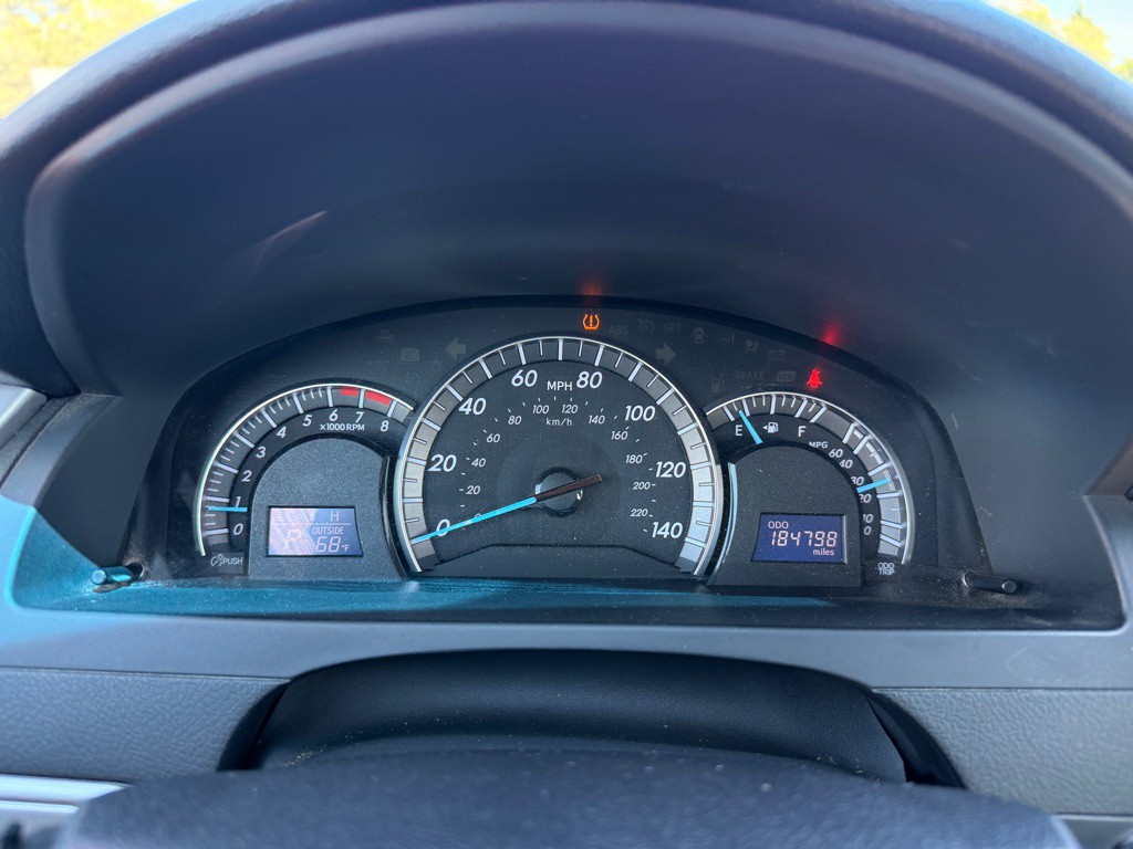 2012 Toyota Camry Image 24