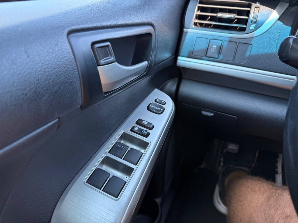 2012 Toyota Camry Image 25
