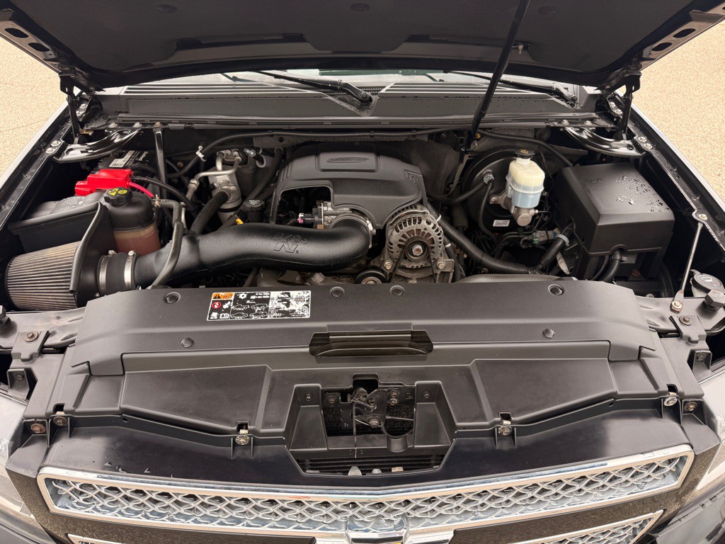 2011 Chevrolet Avalanche Image 27