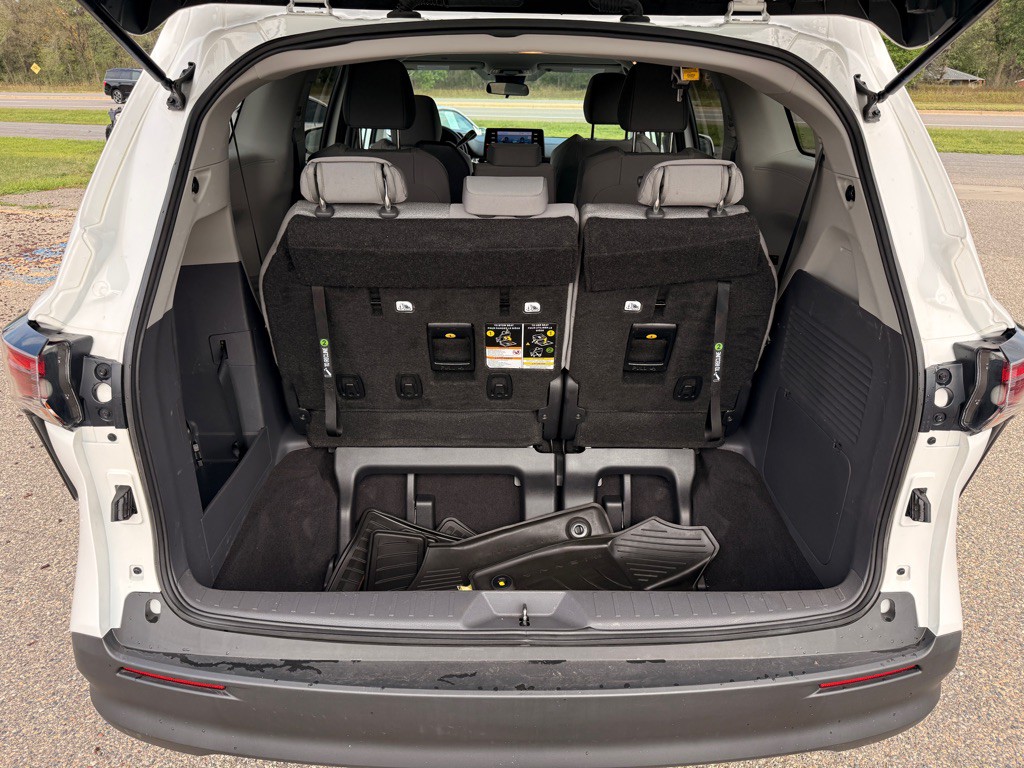2023 Toyota Sienna Image 14