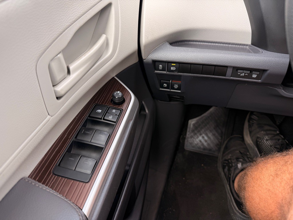 2023 Toyota Sienna Image 26