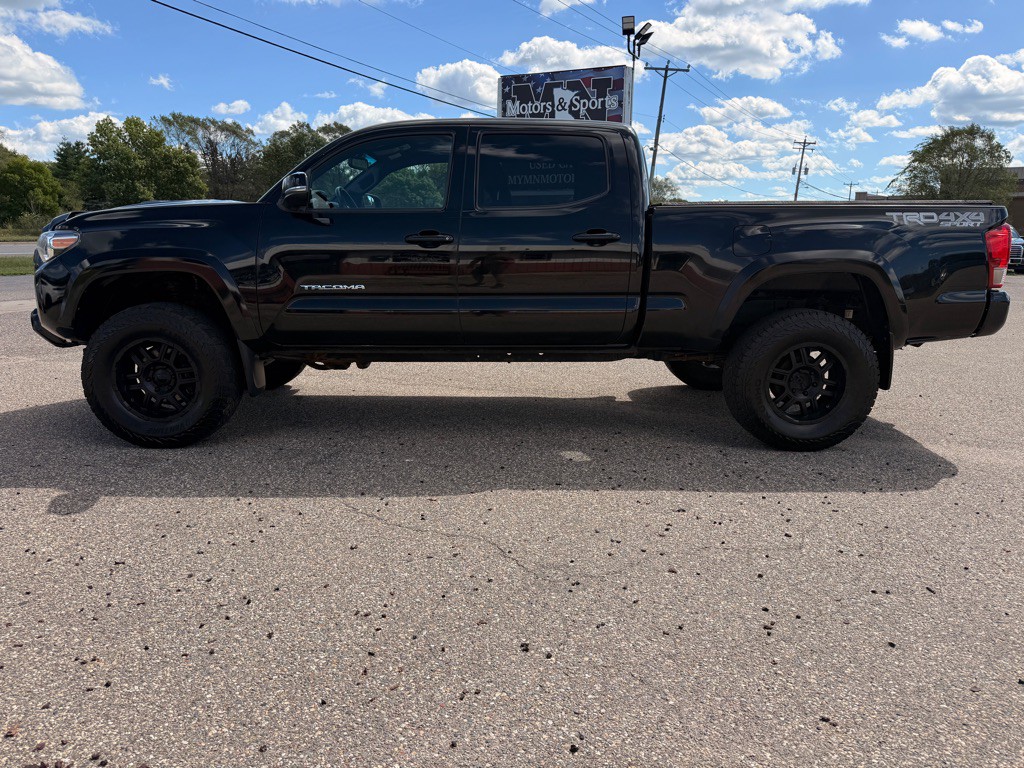 2016 Toyota Tacoma Image 8