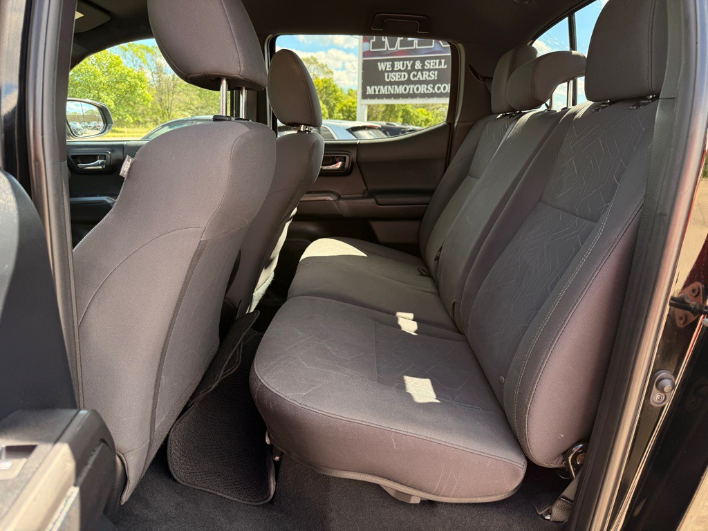 2016 Toyota Tacoma Image 12