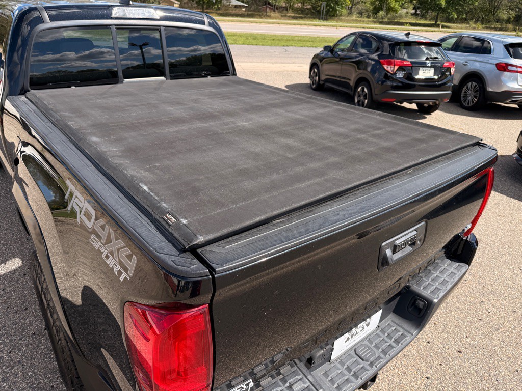 2016 Toyota Tacoma Image 13