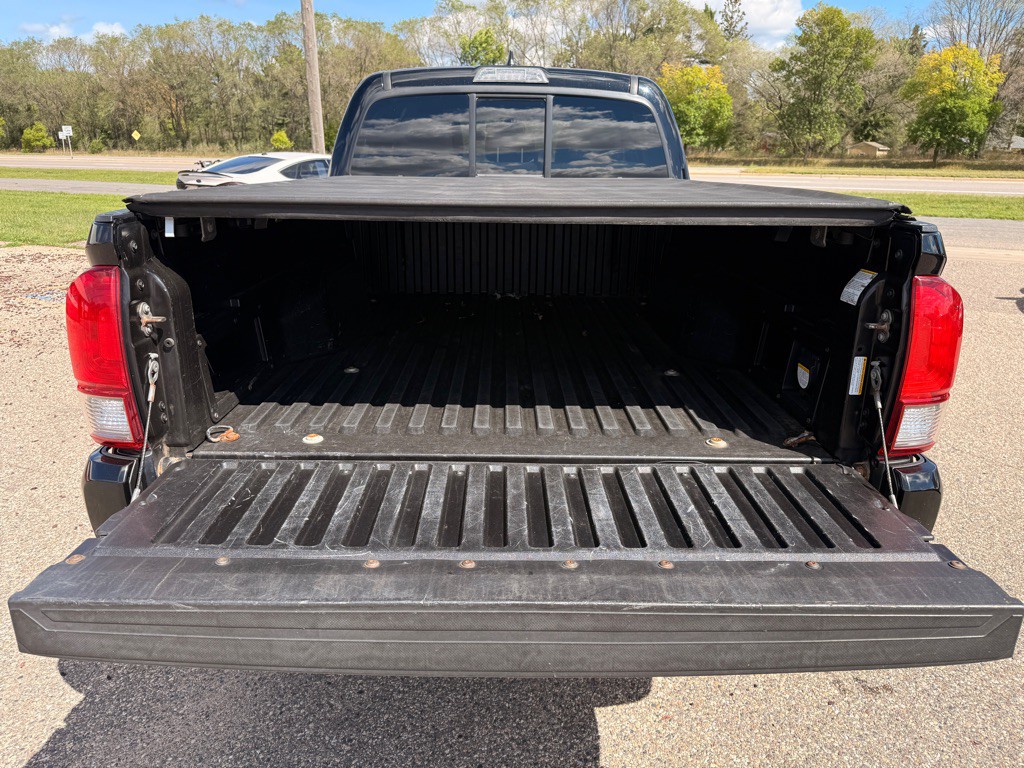 2016 Toyota Tacoma Image 14