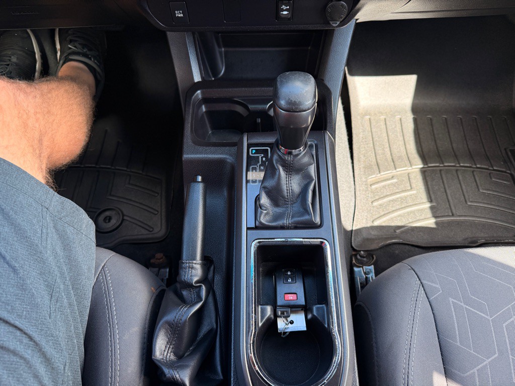 2016 Toyota Tacoma Image 21