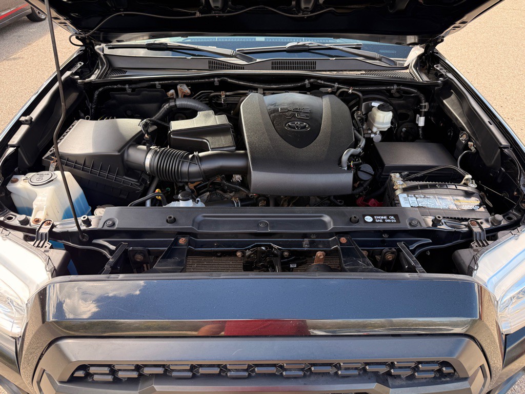 2016 Toyota Tacoma Image 27