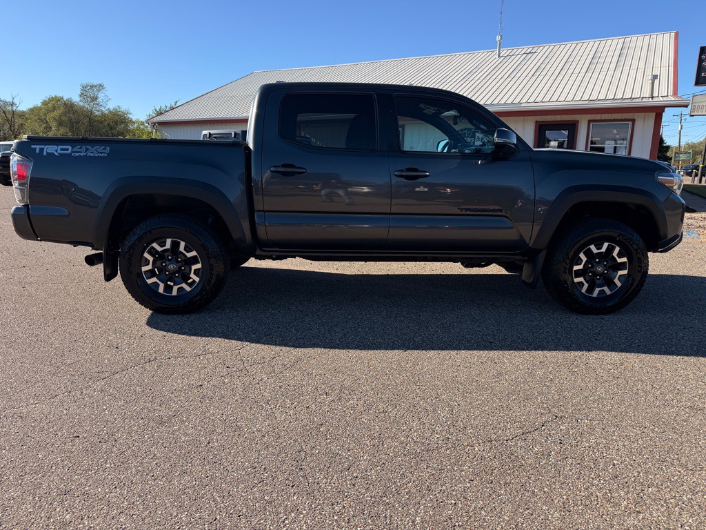 2020 Toyota Tacoma Image 4