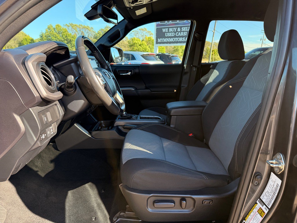 2020 Toyota Tacoma Image 10