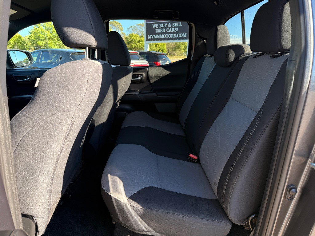 2020 Toyota Tacoma Image 12