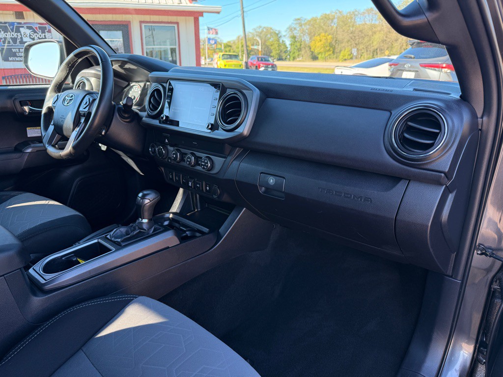 2020 Toyota Tacoma Image 17
