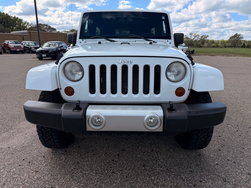 2013 Jeep Wrangler Unlimited Image 2