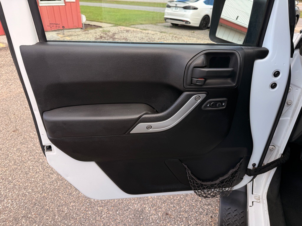 2013 Jeep Wrangler Unlimited Image 11
