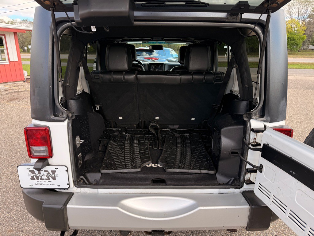 2013 Jeep Wrangler Unlimited Image 13