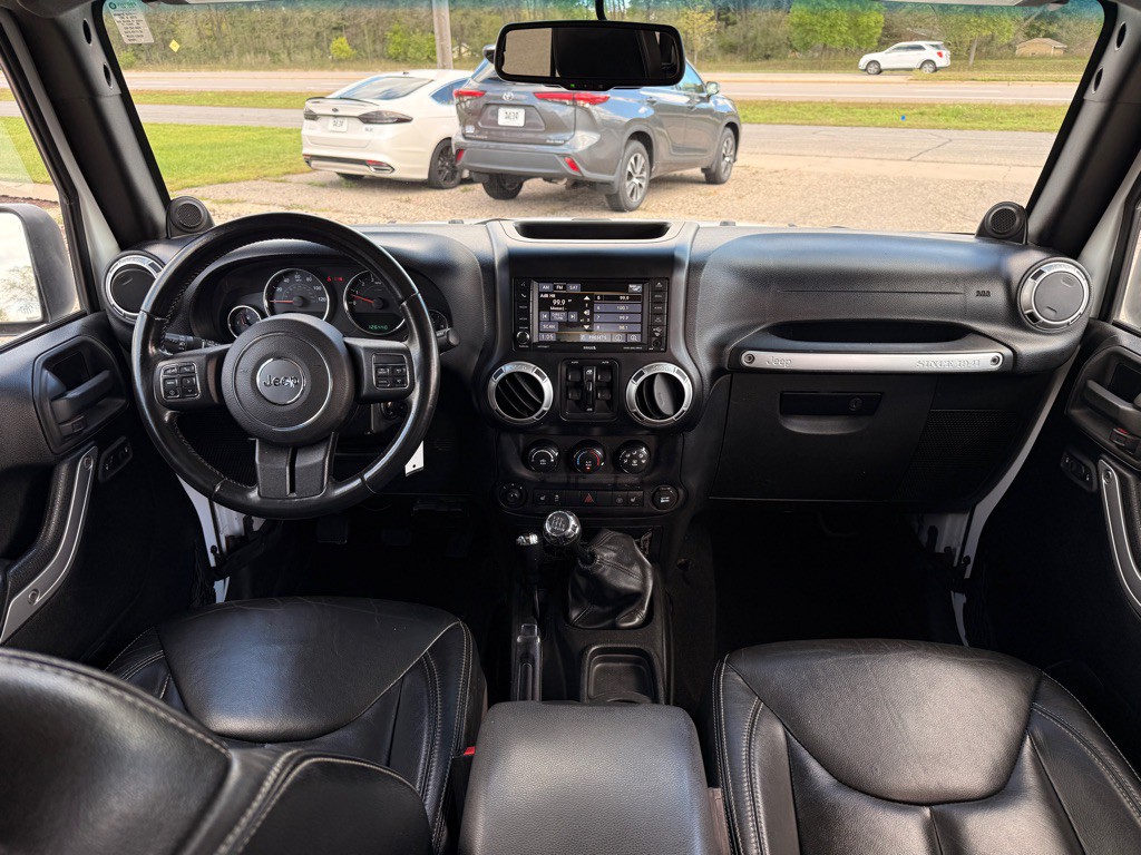 2013 Jeep Wrangler Unlimited Image 19