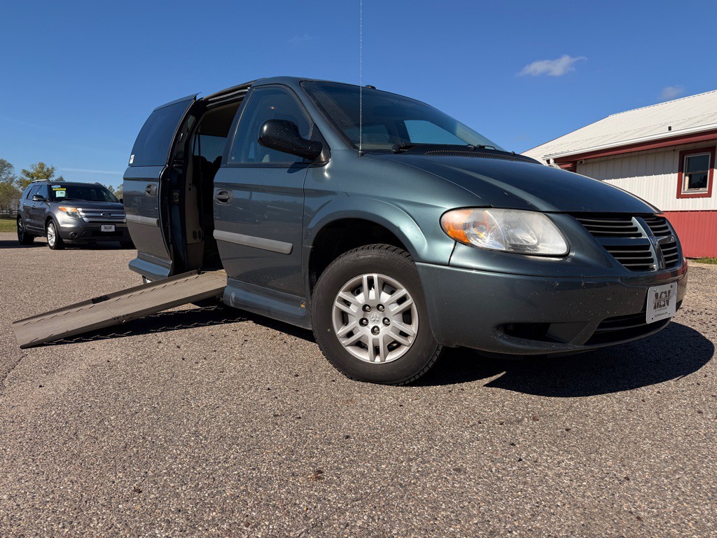 2006 Dodge Grand Caravan Image 1