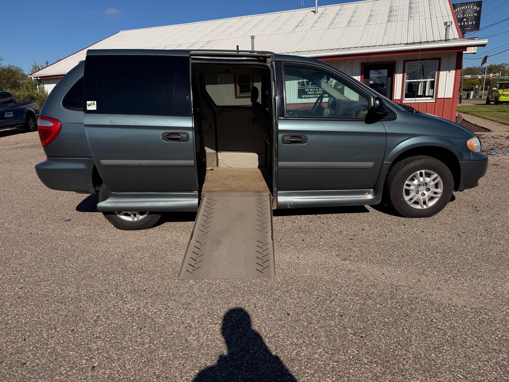 2006 Dodge Grand Caravan Image 2
