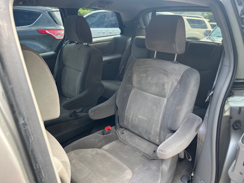 2009 Toyota Sienna Image 6