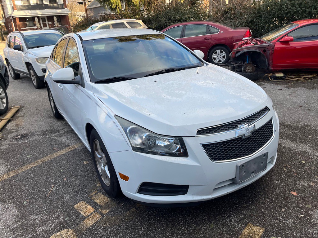2014 Chevrolet Cruze Image 2