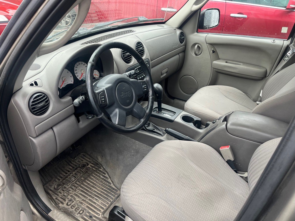 2003 Jeep Liberty Image 5