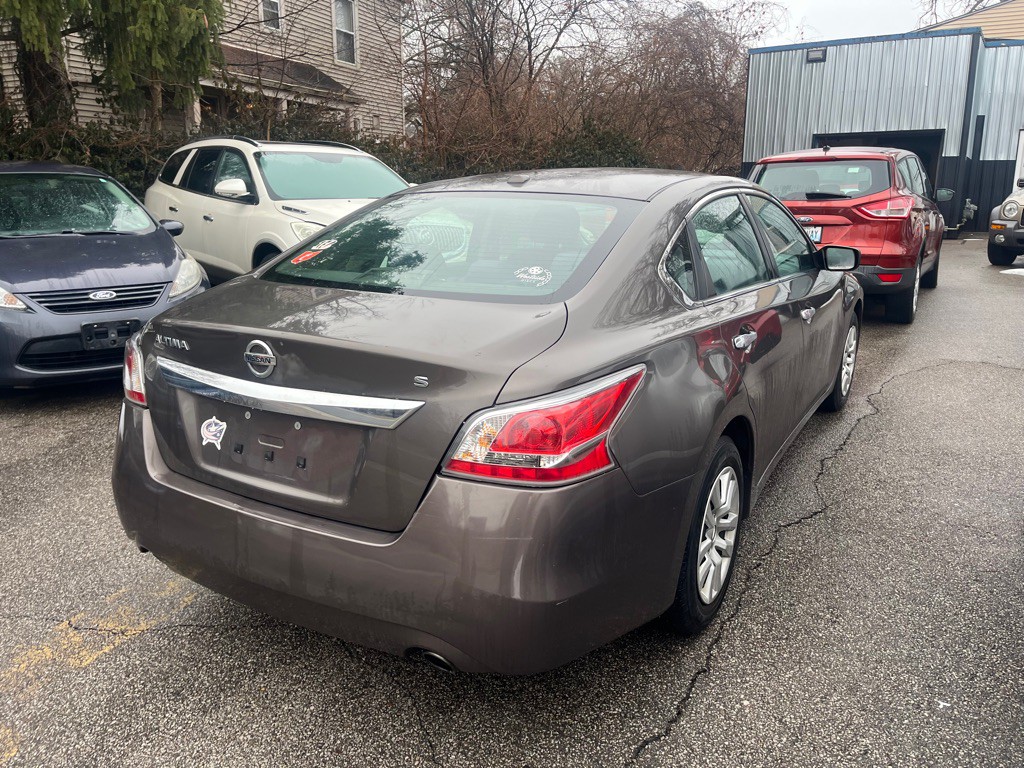 2015 Nissan Altima Image 4