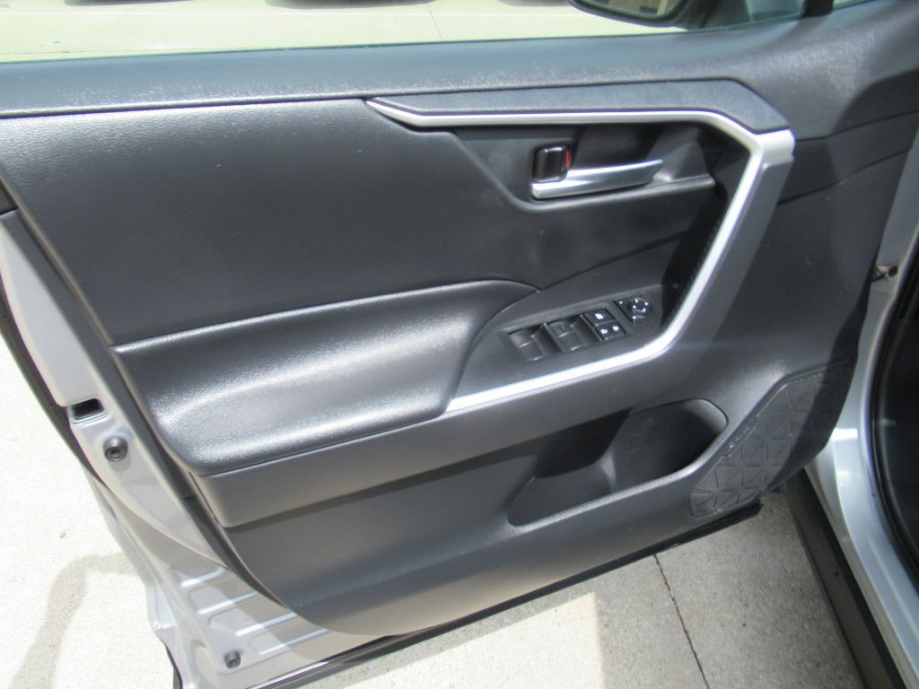 2019 Toyota Rav4 Image 10