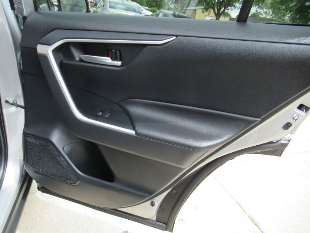 2019 Toyota Rav4 Image 12