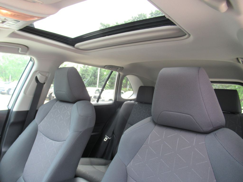 2019 Toyota Rav4 Image 18