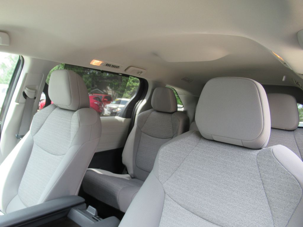 2022 Toyota Sienna Image 17