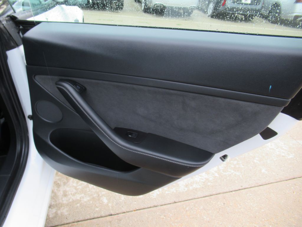 2021 Tesla Model 3 Image 12
