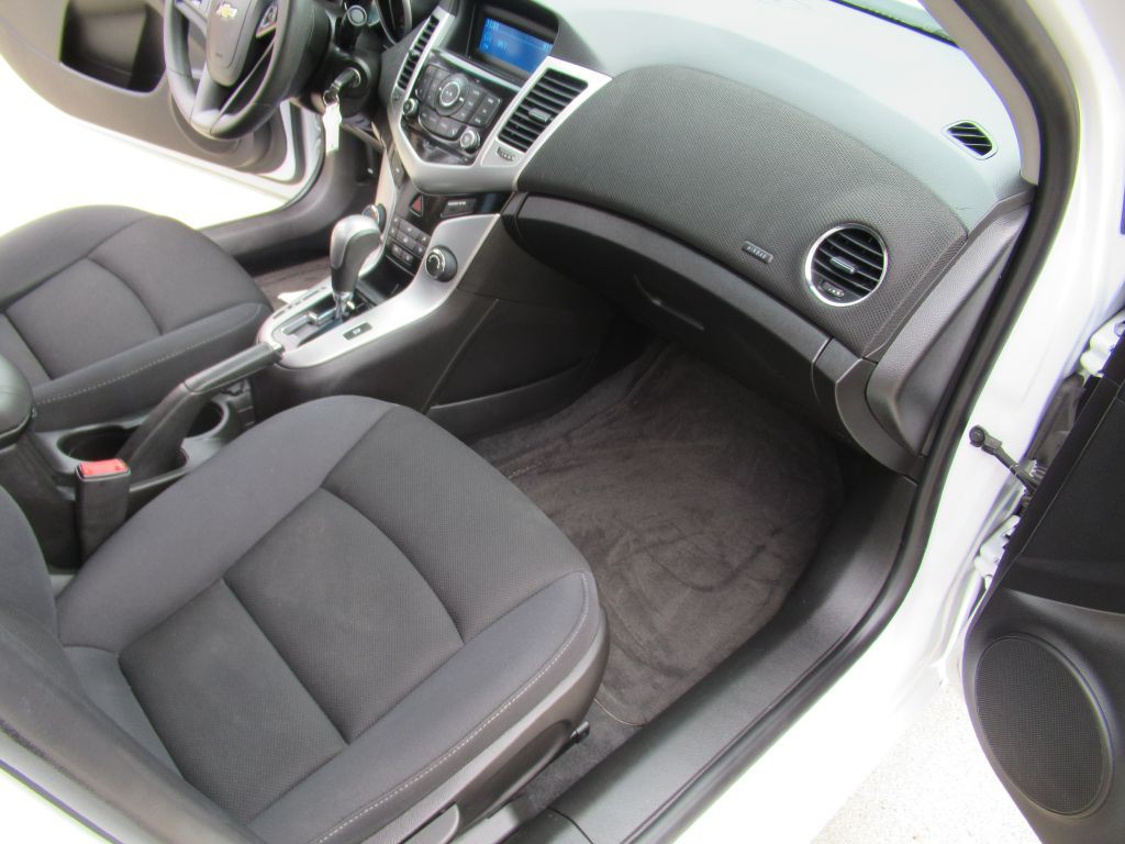 2016 Chevrolet Cruze Image 14