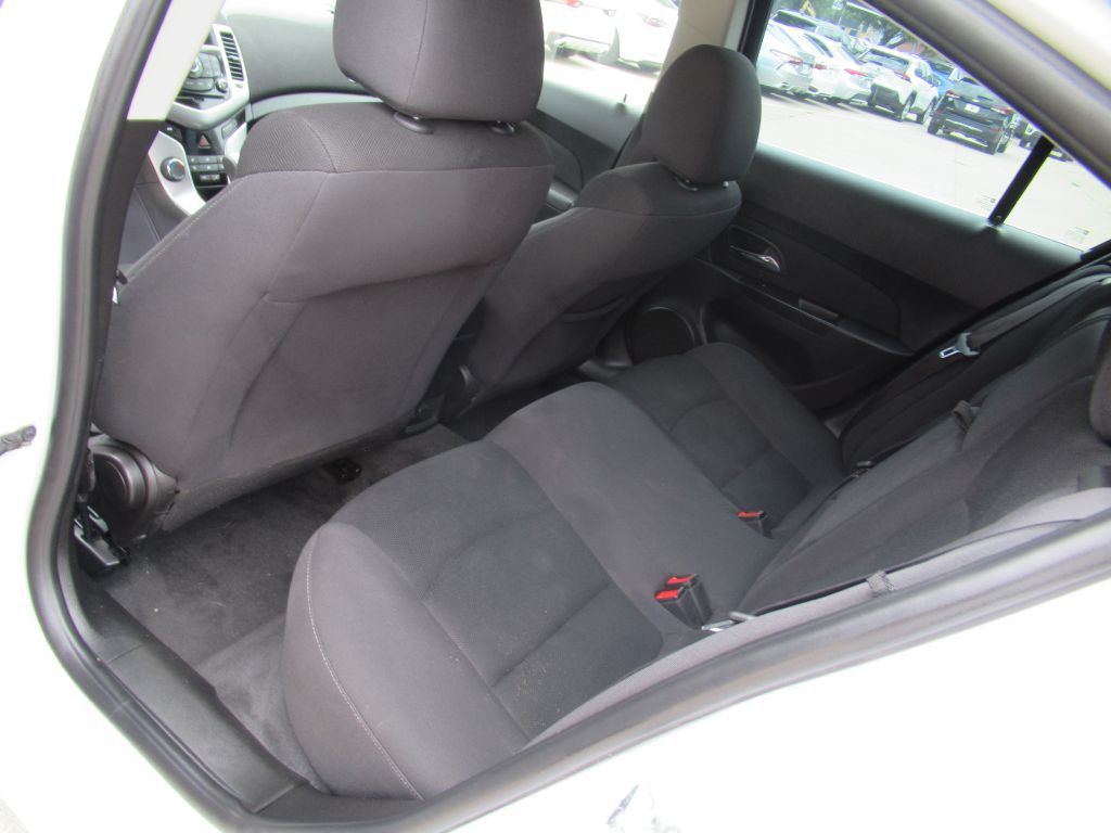 2016 Chevrolet Cruze Image 16