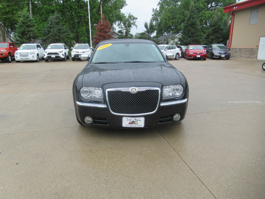2010 Chrysler 300 Image 2