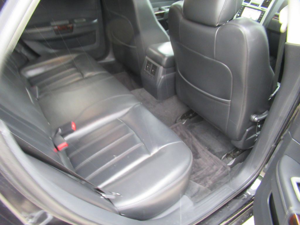 2010 Chrysler 300 Image 15
