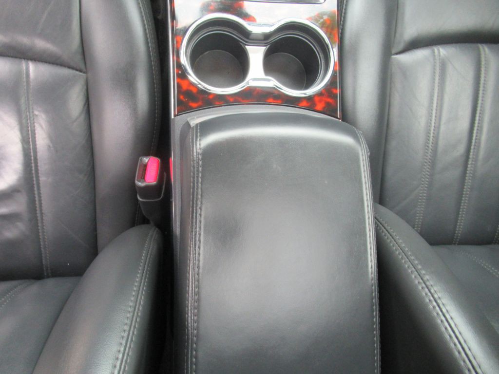 2010 Chrysler 300 Image 19