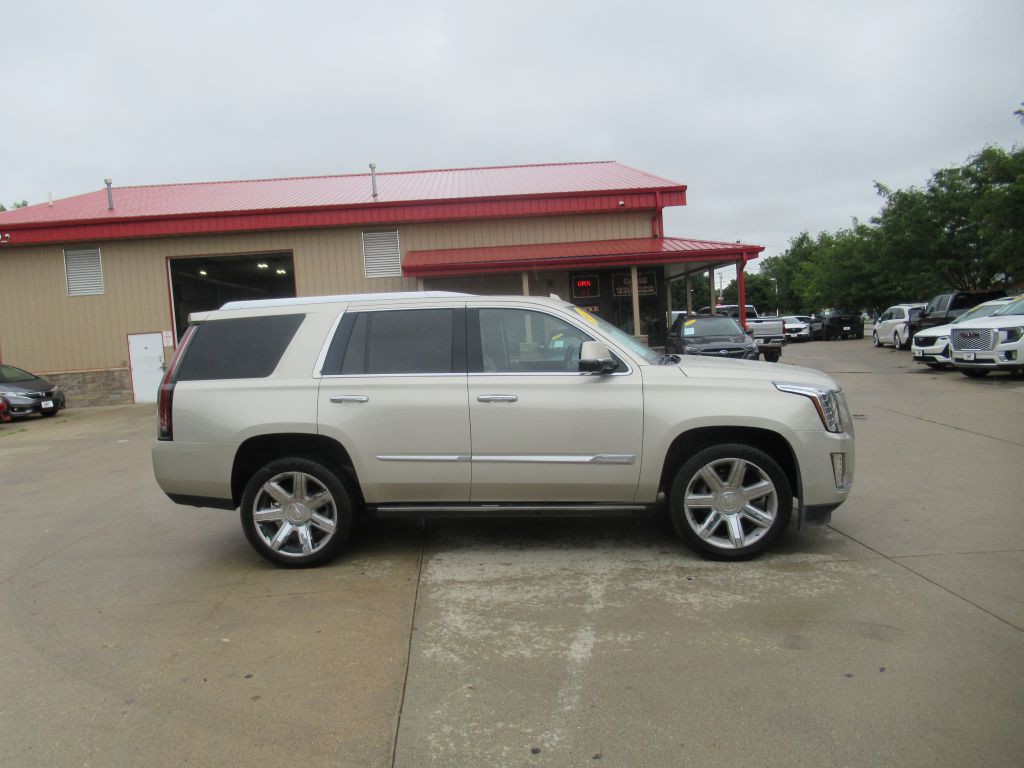 2015 Cadillac Escalade Image 4