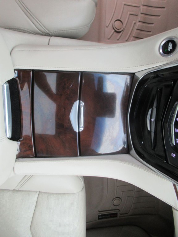 2015 Cadillac Escalade Image 23